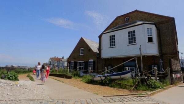 How Whitstable Estate Agents Help Downsizers Find the Perfect Home 